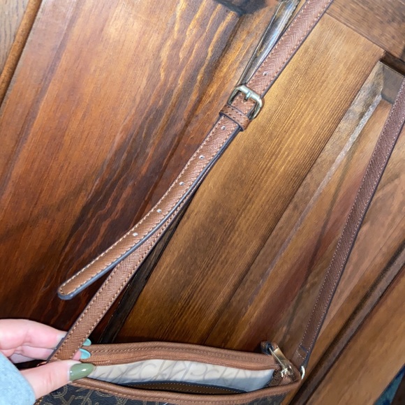 CALVIN KLEIN CROSSBODY PURSE - Picture 4 of 13